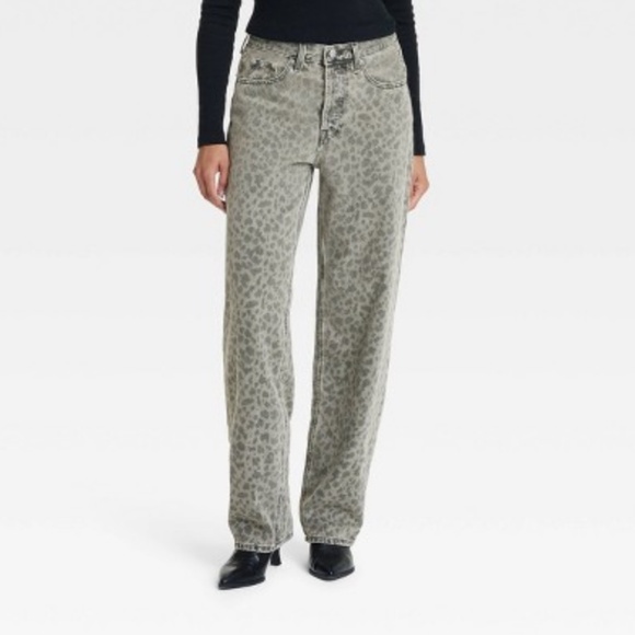 Universal Thread Leopard Print - Women's Mid-Rise 90's Baggy Jeans - Picture 2 of 6